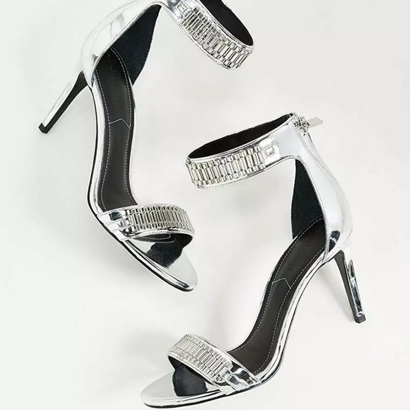 New Kendall & Kylie Silver Open Toe Heels 9 - Picture 3 of 7